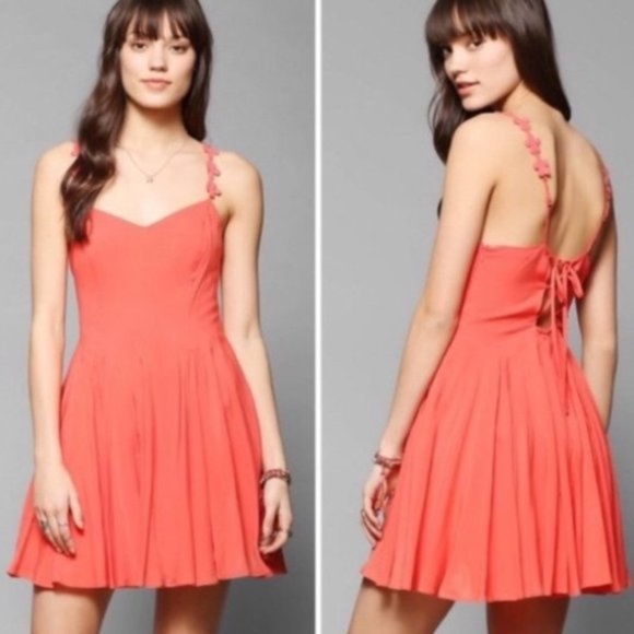 Urban Outfitters Dresses & Skirts - Kimchi Blue Coral Sun Dress